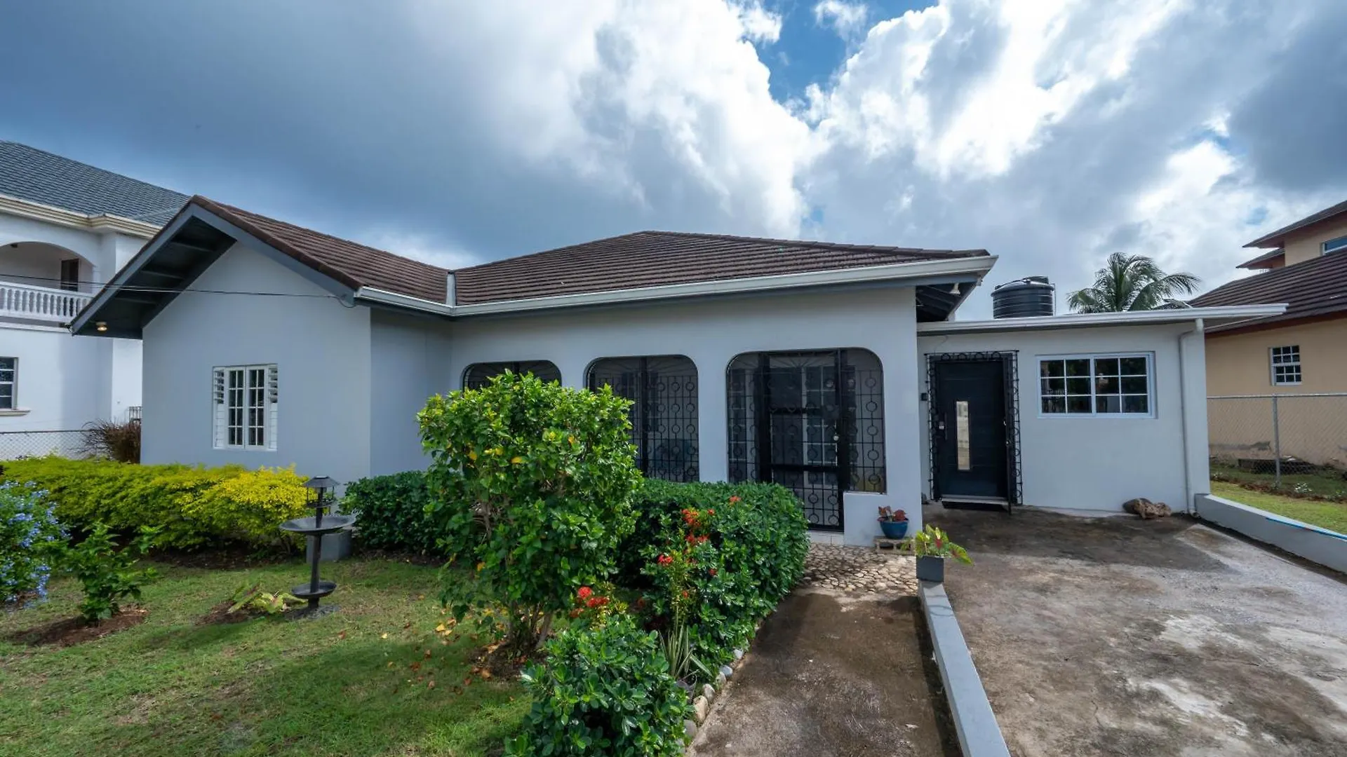 Rustic Raspuru Villa St Mary 0*,